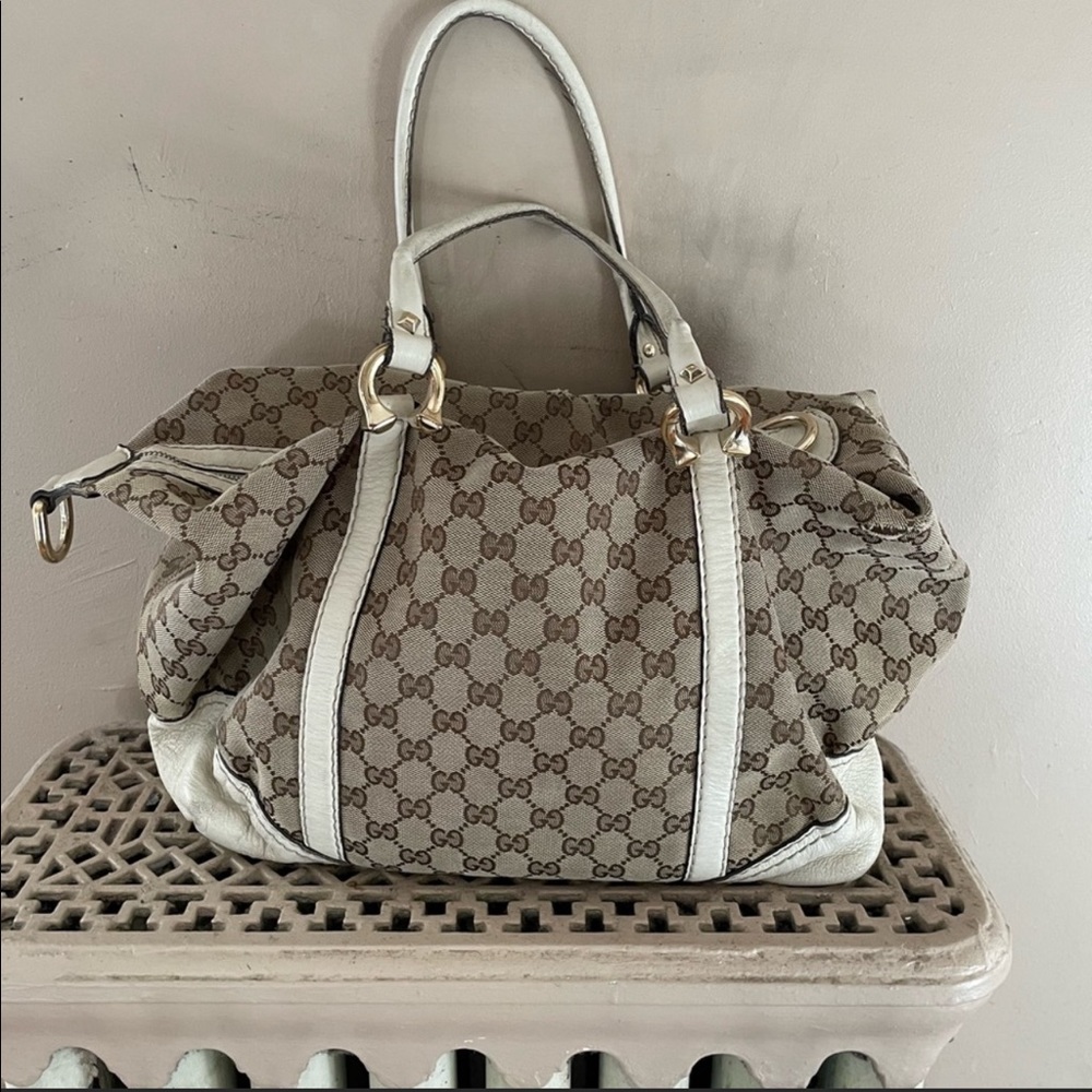 ORIGINAL GUCCI BAG! Reposhing!!ORIGINAL PRINT Good find great logos
